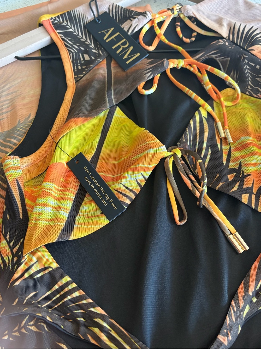 NWT The Ultimate Tropical Statement Piece Tie Front Knee Length Cut Out Dress - Picture 6 of 8